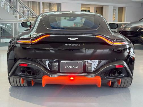 2020 Aston Martin Vantage Base