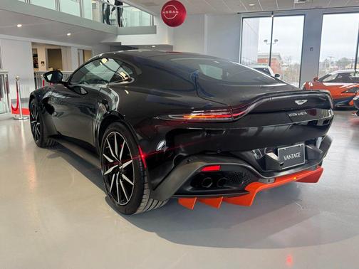 2020 Aston Martin Vantage Base