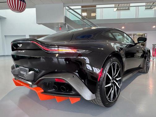 2020 Aston Martin Vantage Base