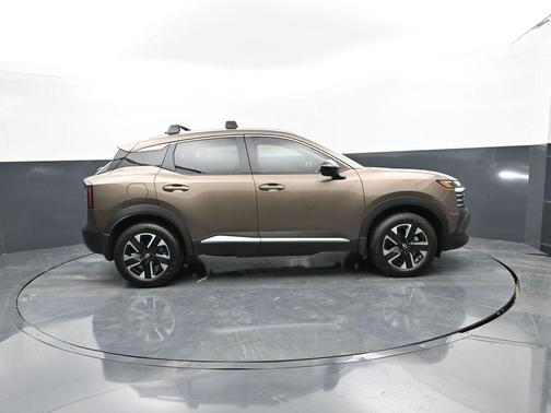 Canyon Bronze Metallic 2026 Nissan Kicks SV