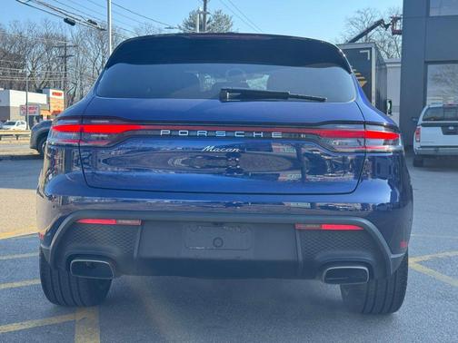 2025 Porsche Macan T