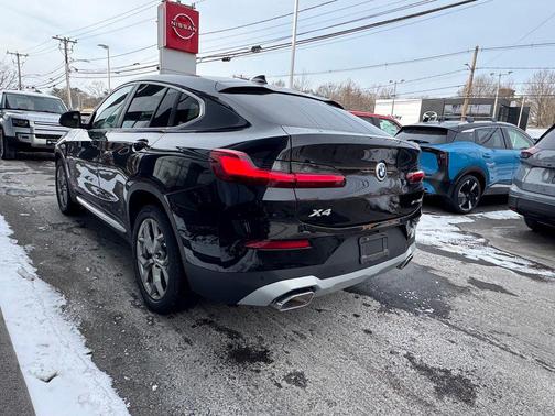 2023 BMW X4 xDrive30i