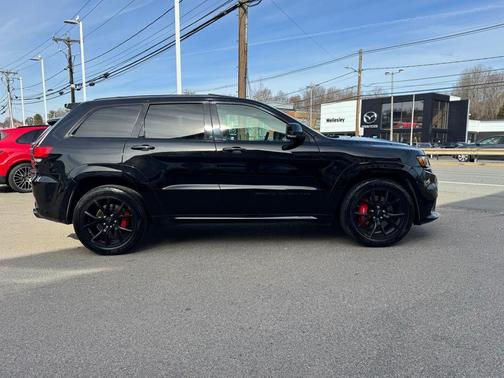 Diamond Black Crystal Pearlcoat 2018 Jeep Grand Cherokee SRT