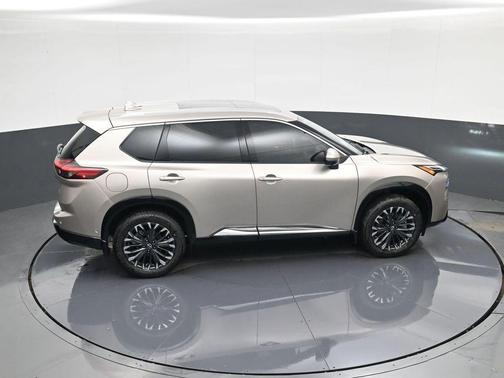 Champagne Silver/Black 2026 Nissan Rogue Platinum