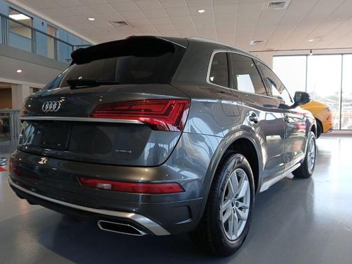 2022 Audi Q5 45 S line Premium