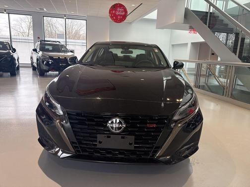 2023 Nissan Altima SR VC-Turbo FWD