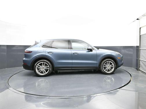 Blue 2019 Porsche Cayenne Cayenne