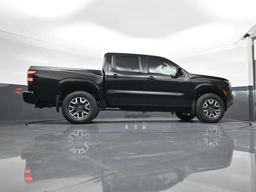 Super Black 2026 Nissan Frontier SV