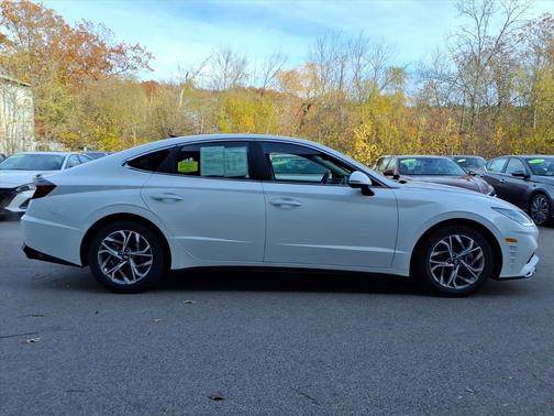 2022 Hyundai SONATA SEL