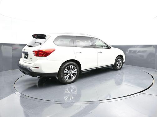 Glacier White 2019 Nissan Pathfinder SL