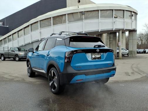 2026 Nissan Kicks SR