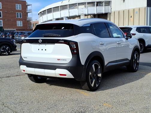 2025 Nissan Kicks SR