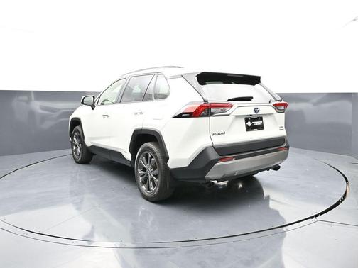 Blizzard Pearl 2022 Toyota RAV4 Hybrid Limited