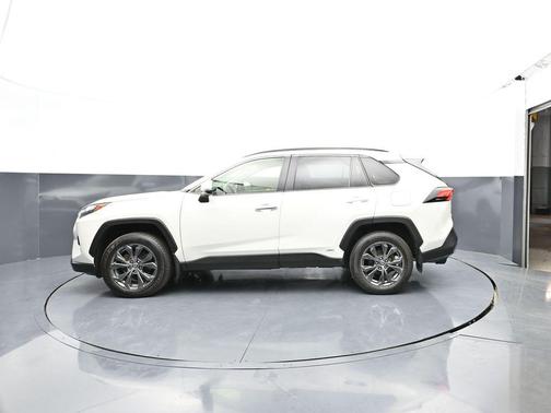 Blizzard Pearl 2022 Toyota RAV4 Hybrid Limited