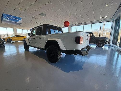 2021 Jeep Gladiator Willys 4x4