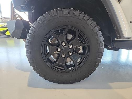 2021 Jeep Gladiator Willys 4x4