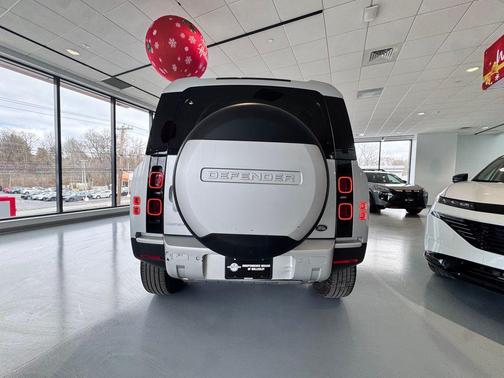 2023 Land Rover Defender 110 S