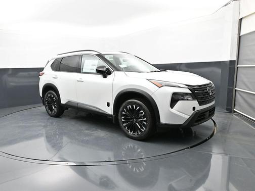 Everest White Pearl Tricoat 2026 Nissan Rogue Dark Armor