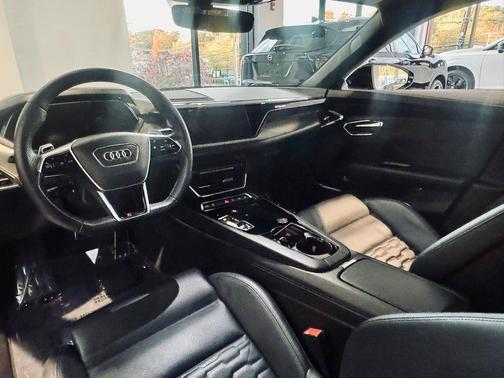 2023 Audi RS e-tron GT quattro