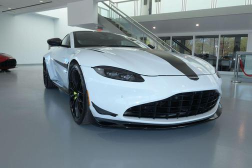 Lunar White Satin 2023 Aston Martin Vantage F1 Edition