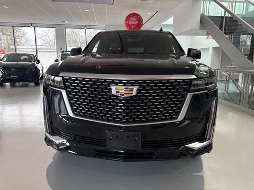 2022 Cadillac Escalade Luxury