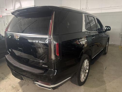 2022 Cadillac Escalade Luxury