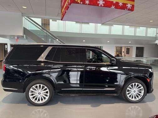 2022 Cadillac Escalade Luxury