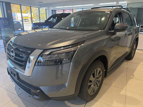 2025 Nissan Pathfinder SV 4WD