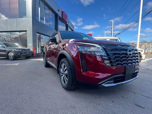 2026 Nissan Pathfinder SL