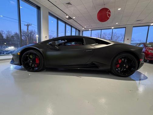 2020 Lamborghini Huracan EVO Base