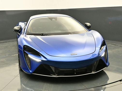 2023 McLaren Artura Vision