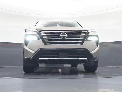 Champagne Silver/Black 2026 Nissan Rogue Platinum