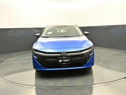 Bluestone Pearl/Super Black 2026 Nissan Sentra SR