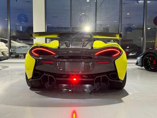 2017 McLaren 570S Base