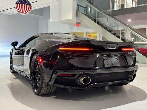 2020 McLaren GT Base