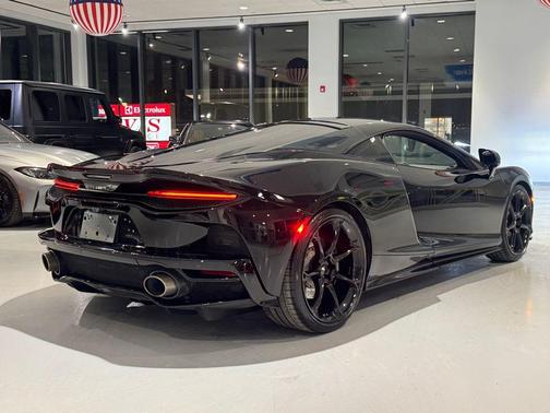 2020 McLaren GT Base