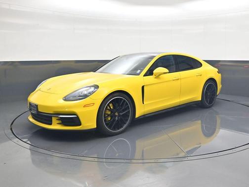 Black 2018 Porsche Panamera 4