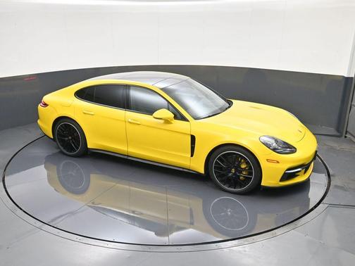Black 2018 Porsche Panamera 4