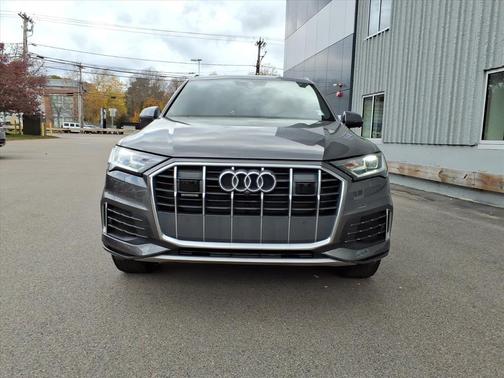 2022 Audi Q7 45 Premium Plus