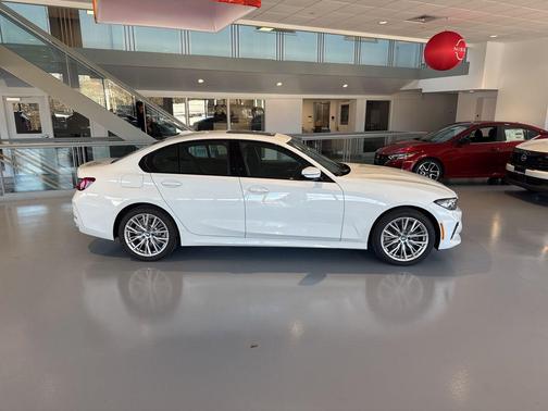 2023 BMW 330 xDrive