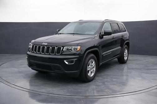 Diamond Black Crystal Pearlcoat 2017 Jeep Grand Cherokee Laredo