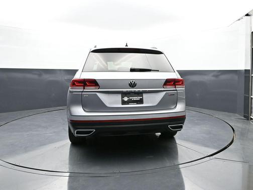 Pyrite Silver Metallic 2022 Volkswagen Atlas 2.0T SE