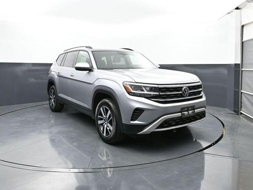 Pyrite Silver Metallic 2022 Volkswagen Atlas 2.0T SE