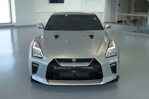Super Silver QuadCoat 2023 Nissan GT-R Premium Dual-clutch 6-Speed Transmission