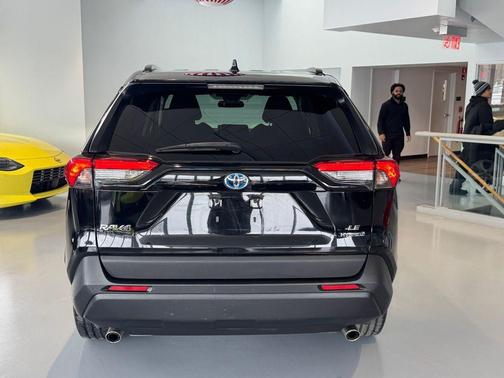 2021 Toyota RAV4 Hybrid LE