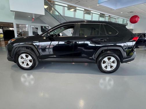 2021 Toyota RAV4 Hybrid LE
