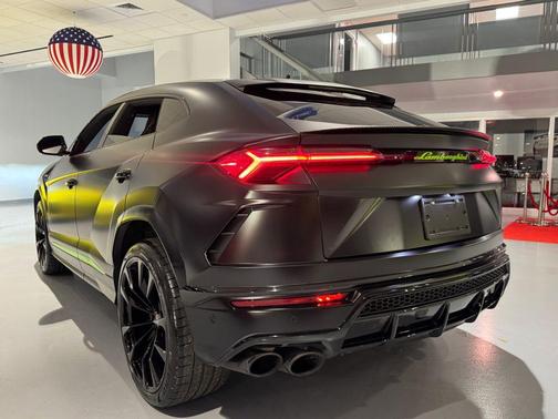 2020 Lamborghini Urus Base