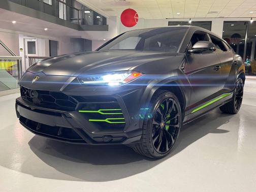 2020 Lamborghini Urus Base