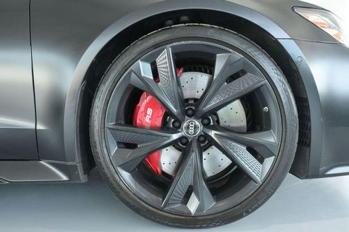 Mythos Black Metallic 2022 Audi RS 7 4.0T