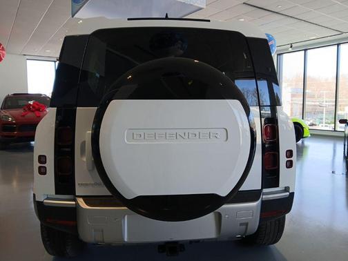 2024 Land Rover Defender 110 P300